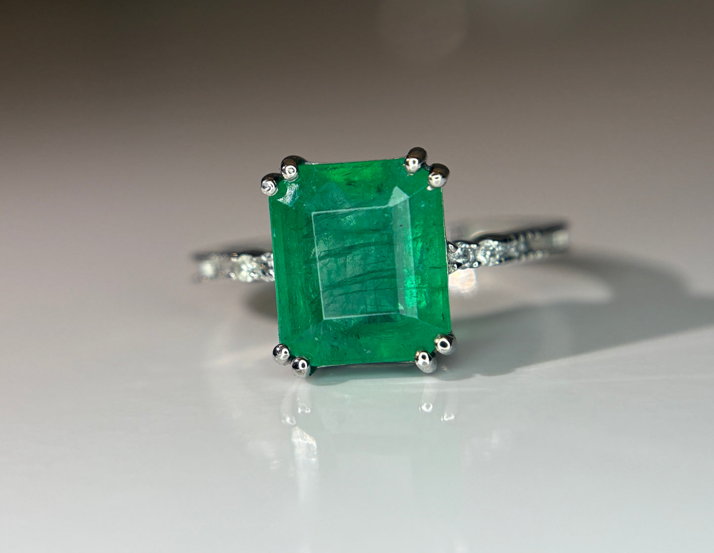 Beautiful 3.20 CT Natural Emerald Ring With Natural Diamonds & Platinum 950