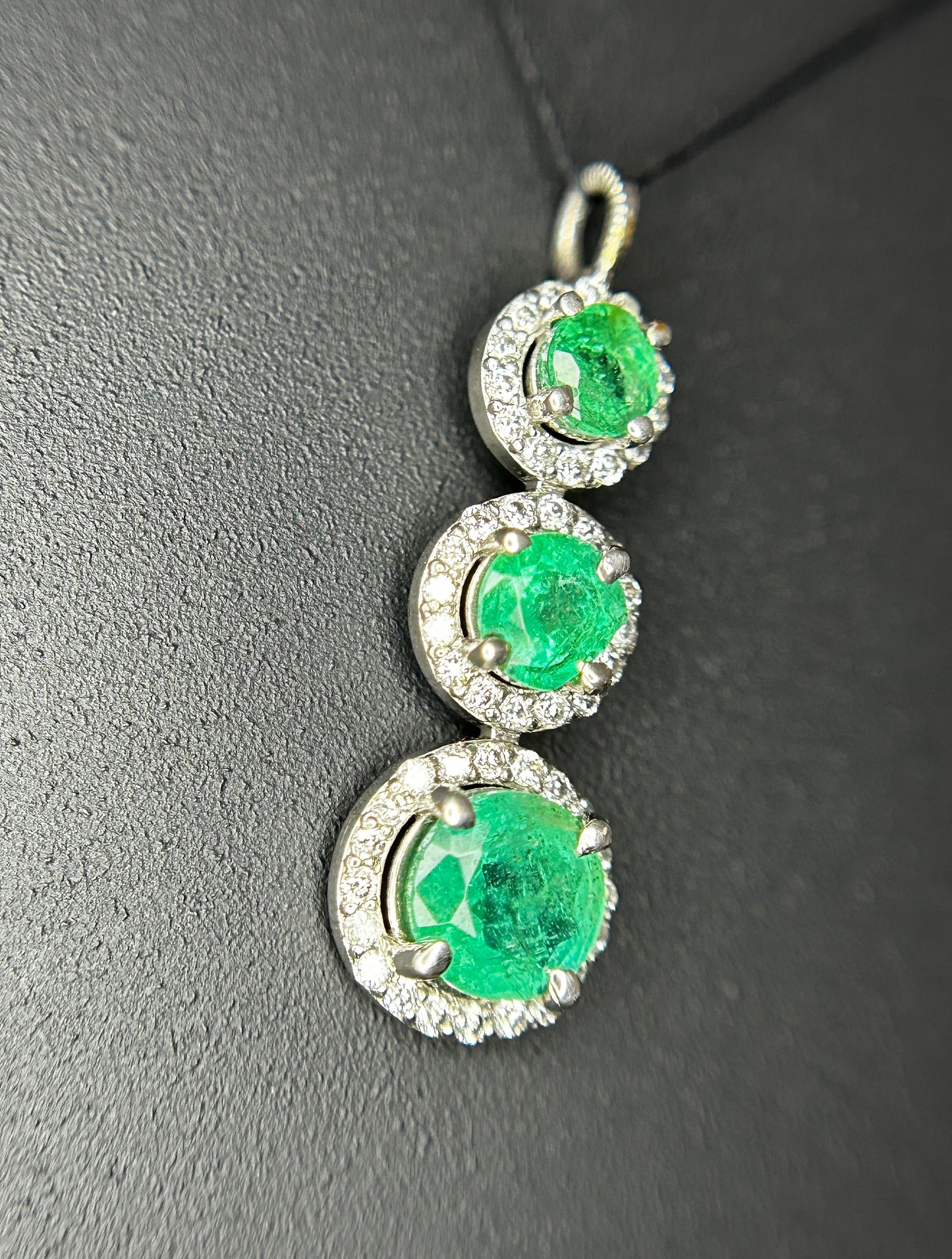 Beautiful Natural 1.24 CT Emerald Pendant With Diamonds & Platinum 950