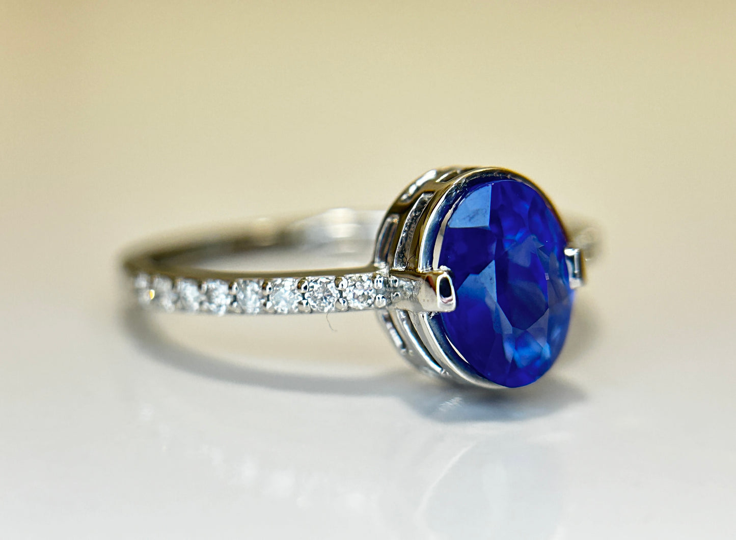 Beautiful 1.77CT Unheated Burma Blue Sapphire Diamonds & Platinum