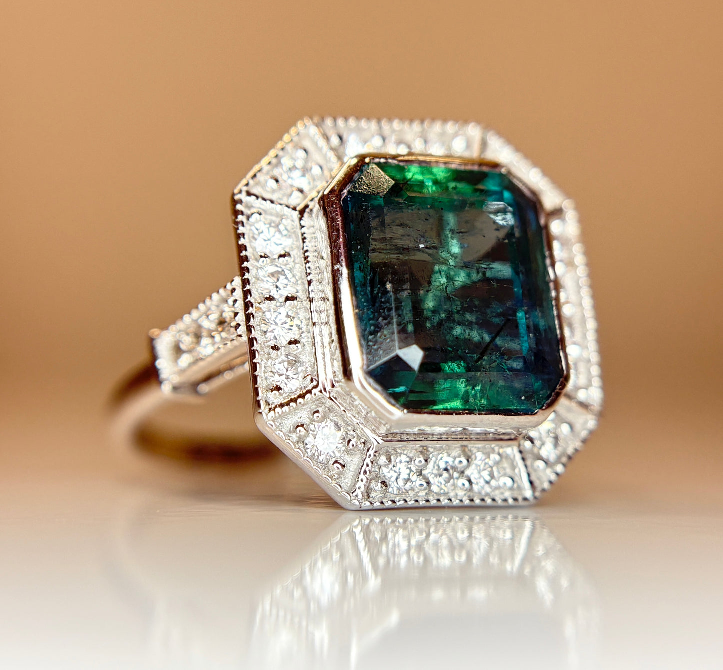 Beautiful 5.05 CT Natural Emerald With Natural Diamonds & 18k Gold