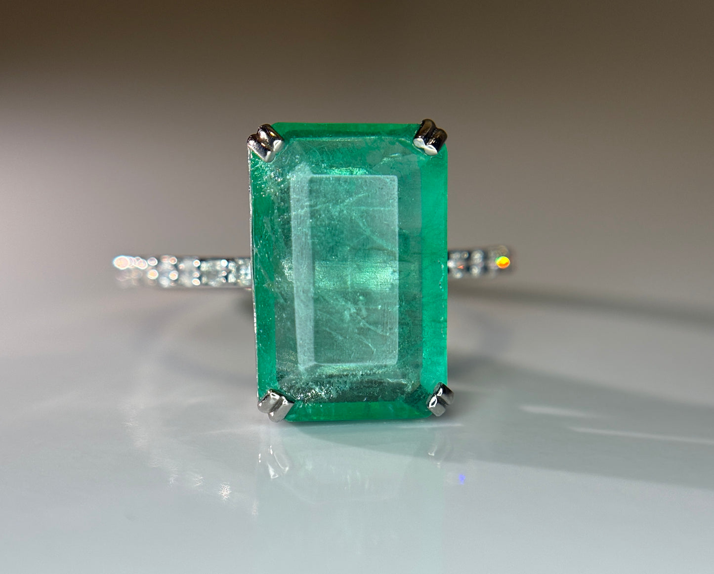 Beautiful 3.66 CT Natural Emerald Ring With Natural Diamonds & Platinum 950