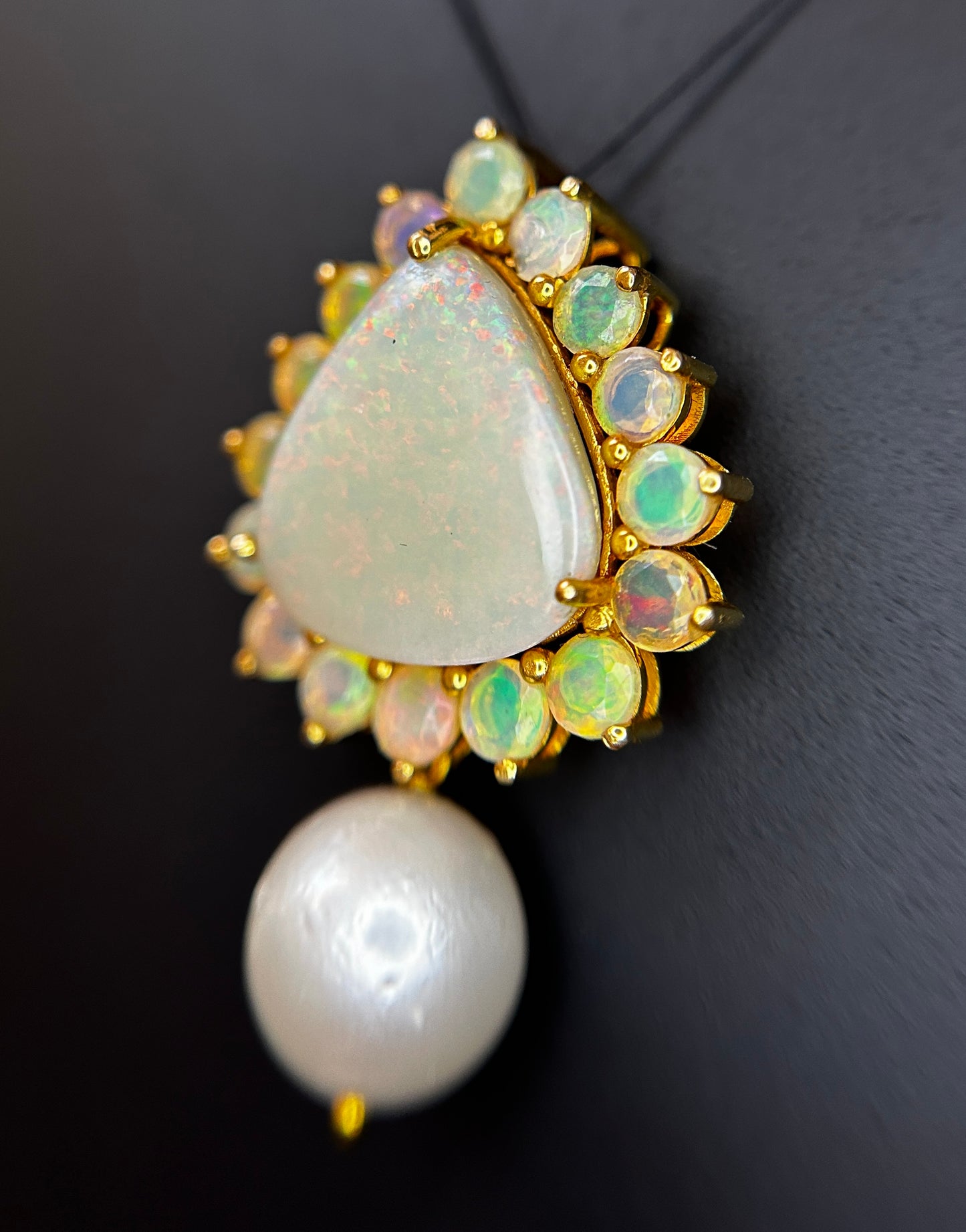 Beautiful 20.50ct Natural Australian Opal and Southsea Pearl Pendant & 18k Gold