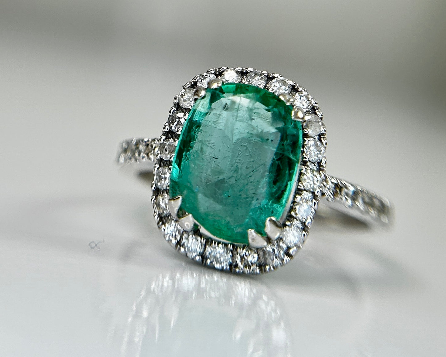 Beautiful Natural Emerald 2.42 CT With Natural Diamonds & 18k Gold