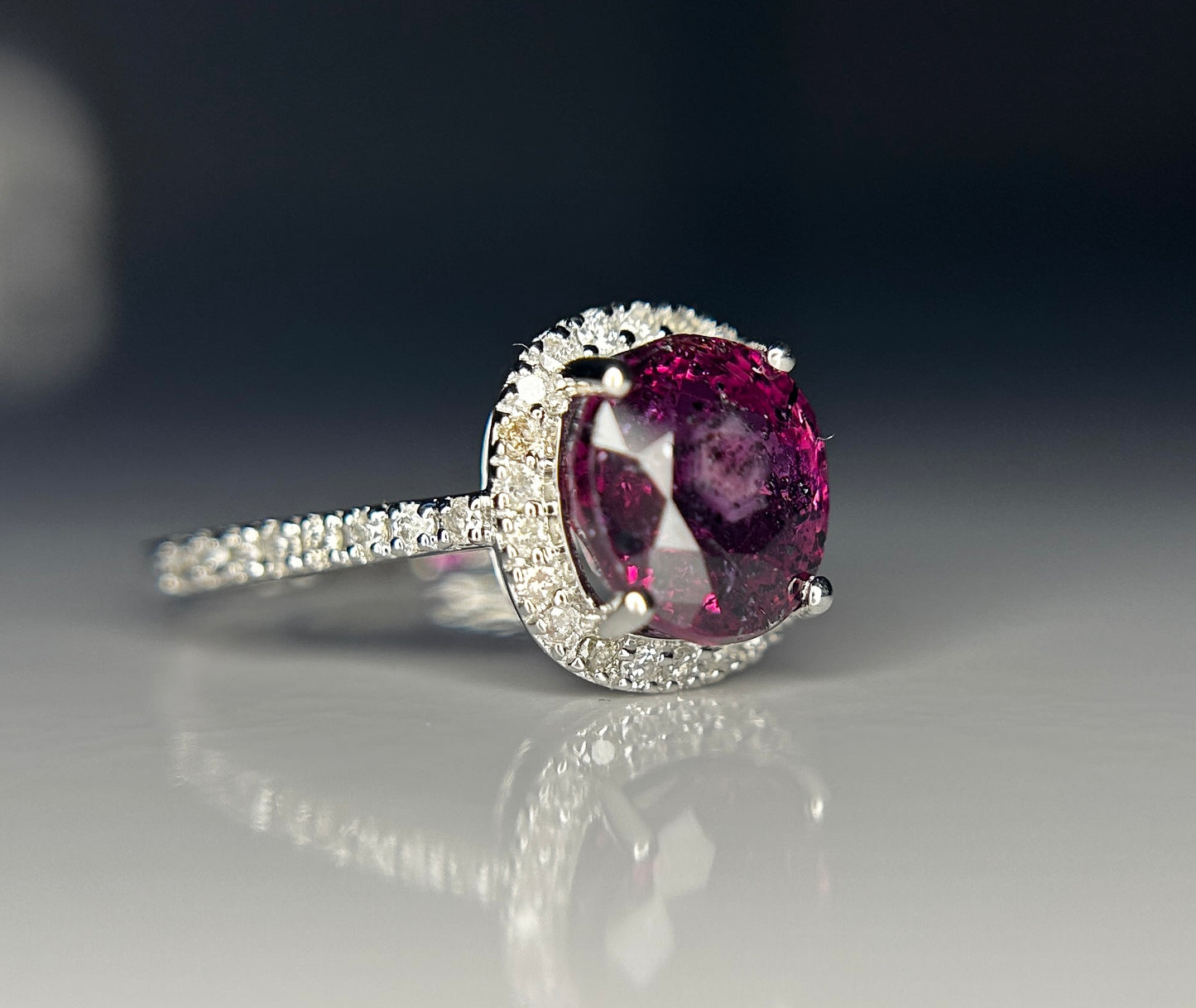 Beautiful 3.09 CT Unheated Old Burma Ruby With Natural Diamonds & 18k Gold