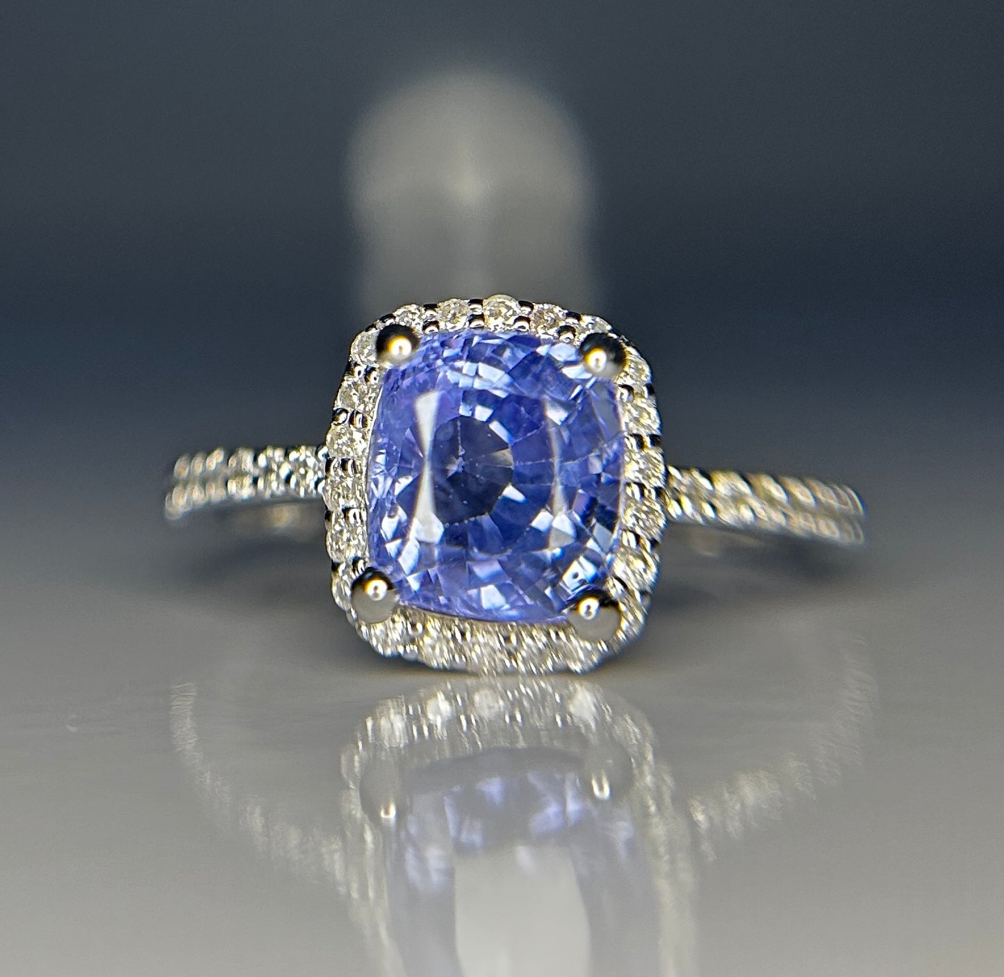 Beautiful 2.79CT Unheated Ceylon Blue Sapphire With Natural Diamonds & 18k Gold