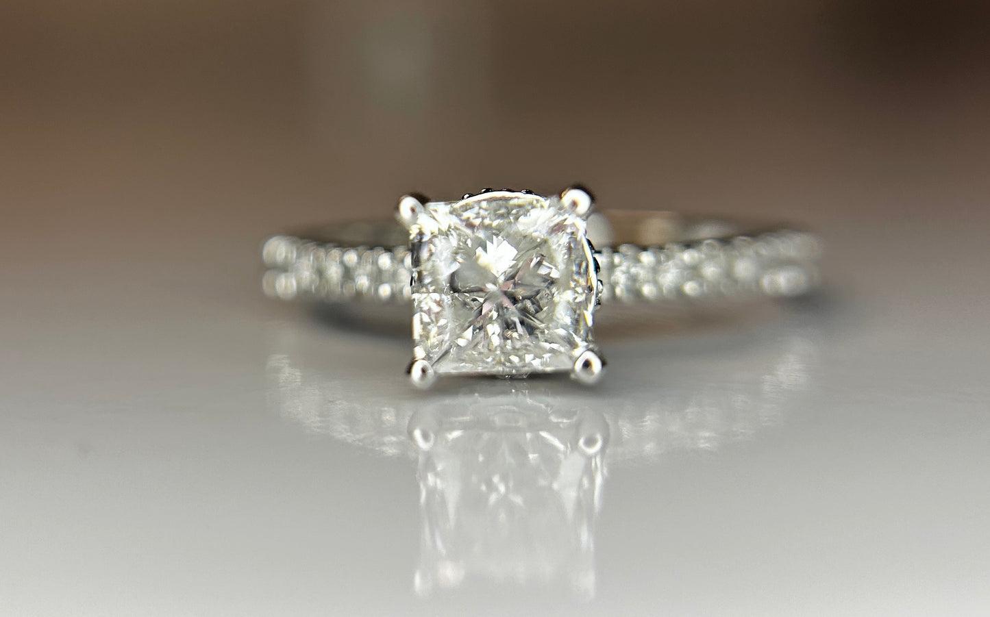 Beautiful 1.24ct Princess Cut Untreated Natural Solitaire Diamond & 18k Gold