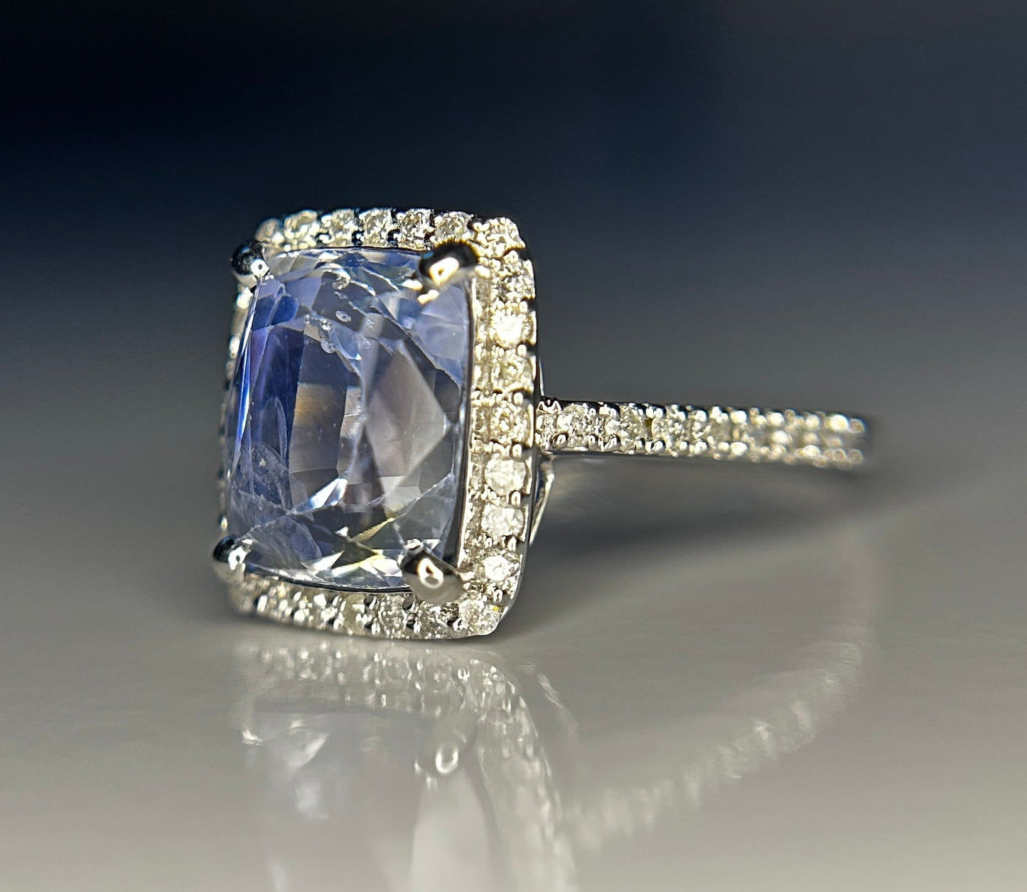 Beautiful 4.95ct Unheated Ceylon Blue Sapphire With Natural Diamonds & 18k Gold