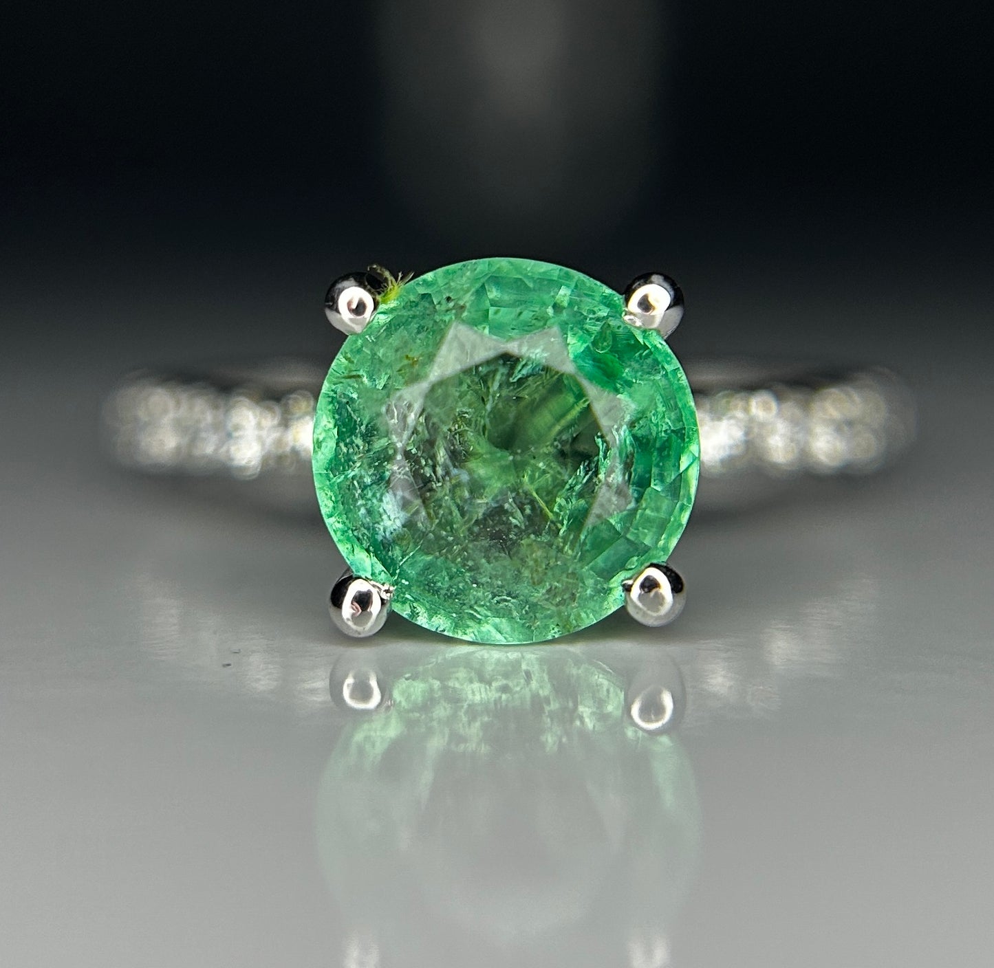 Beautiful 1.84 ct Natural Emerald With Natural Diamonds & 18k Gold