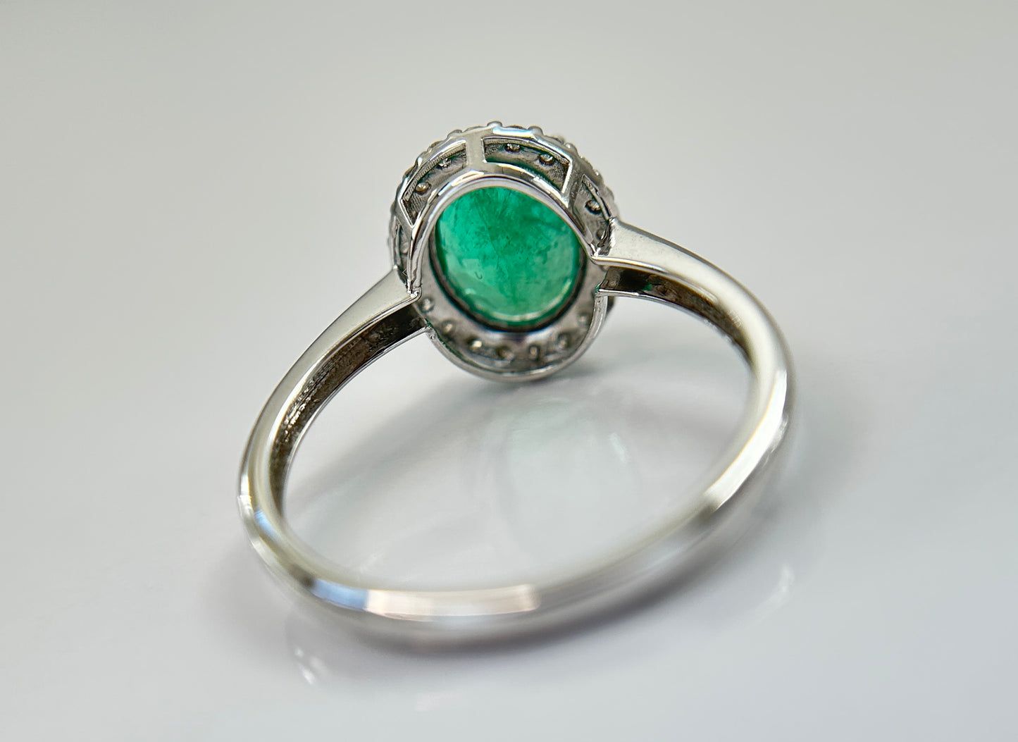 Beautiful Natural Emerald 1.66 CT With Natural Diamonds & 18k Gold