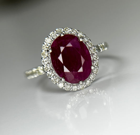 Beautiful Natural Burma Ruby 3.12Ct With Natural Diamonds & 18k Gold