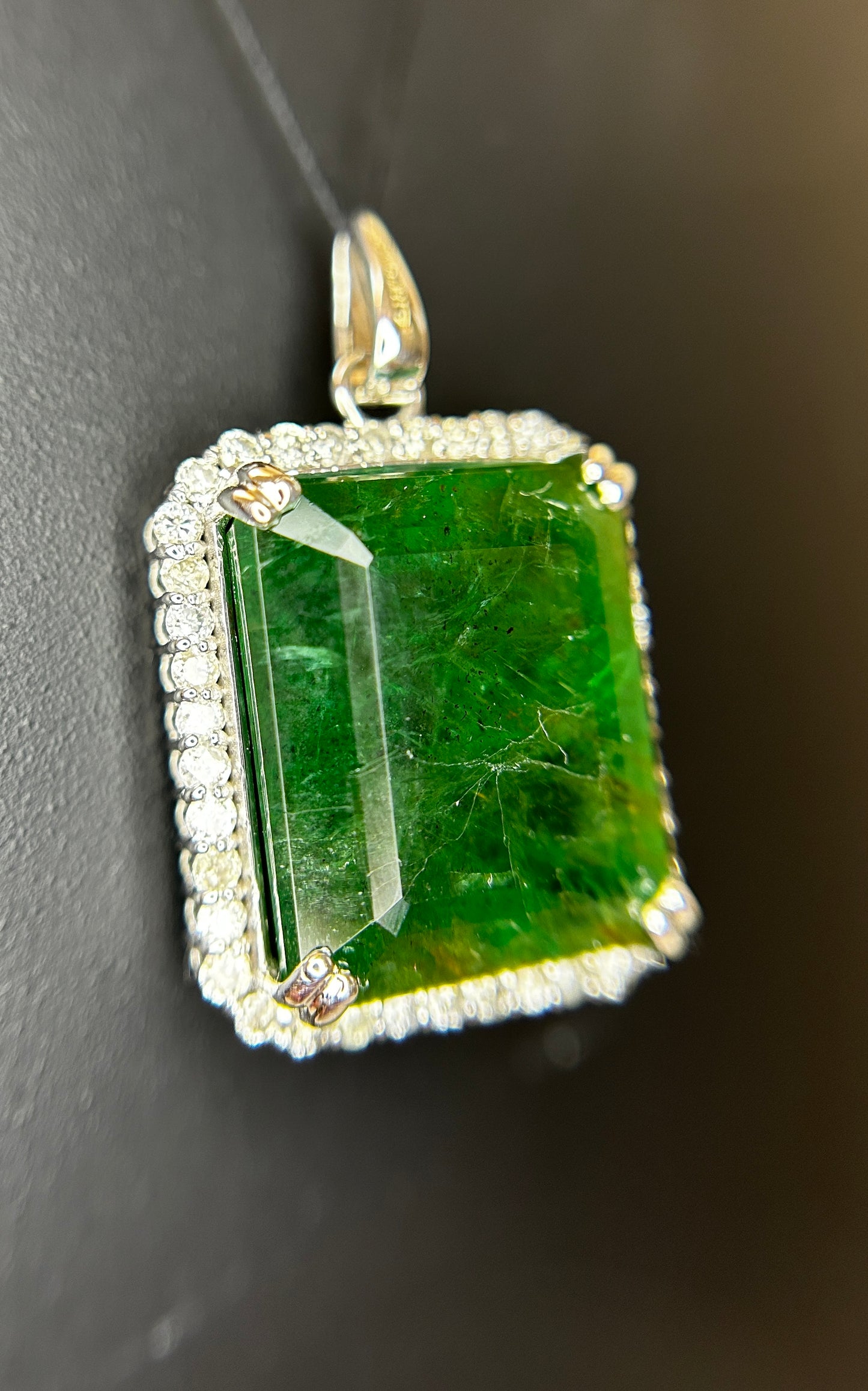 Beautiful 24.18 ct Natural Emerald With Natural Diamonds & 18k Gold