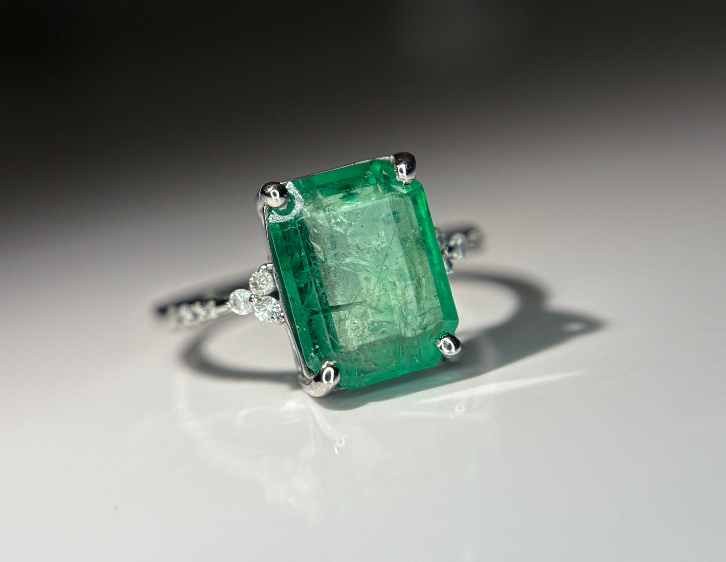 Beautiful 3.15 CT Natural Emerald Ring With Natural Diamonds & Platinum 950