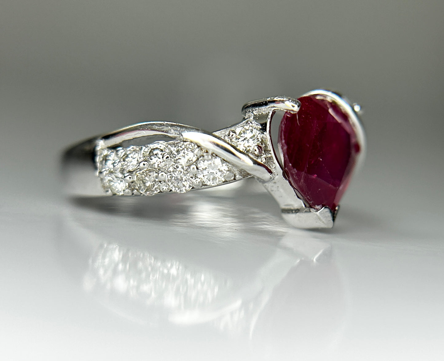 Beautiful Natural Heart Shape Burmese Ruby Ring 1.58 Ct With Diamonds & 18k Gold