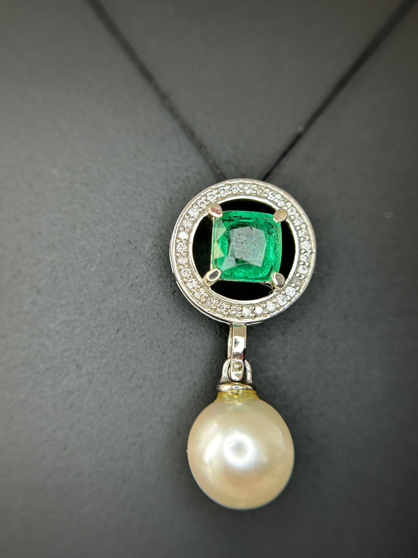 Beautiful 5.55CT South Sea Pearl, 1.14ct Emerald, Diamonds & 950 Platinum Pendant