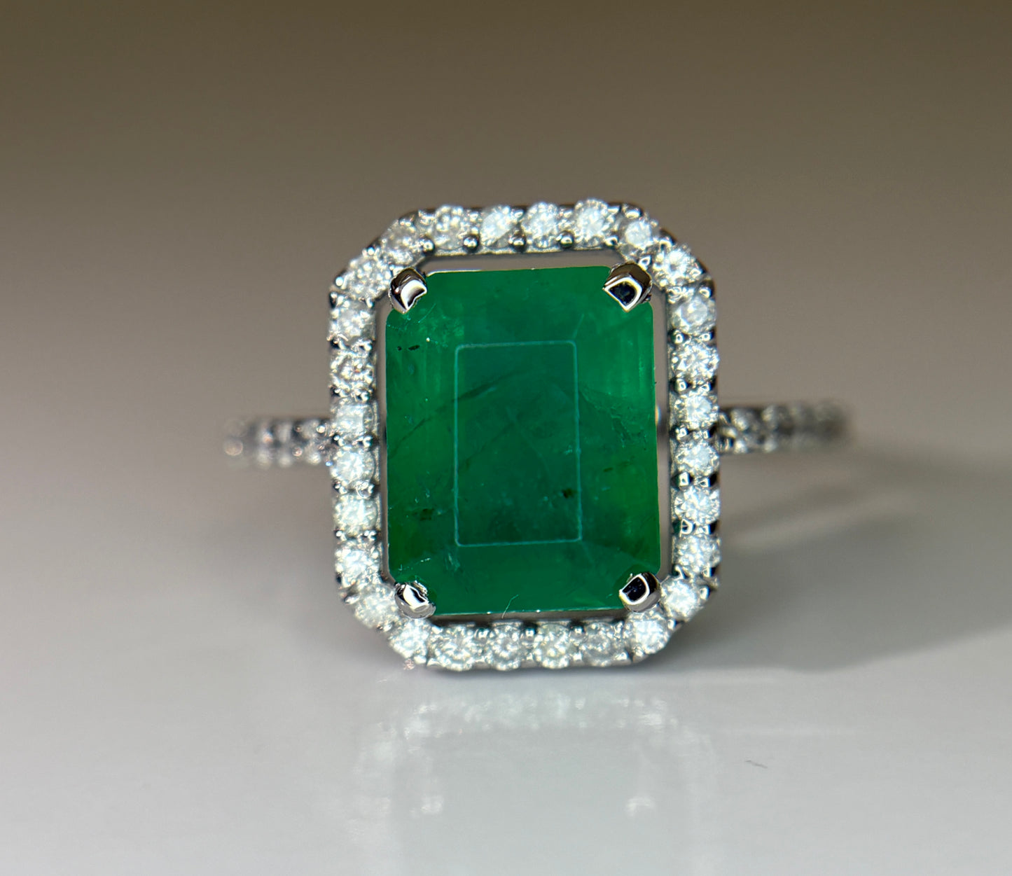 Beautiful 3.50 CT Natural Emerald Ring With Natural Diamonds & Platinum 950