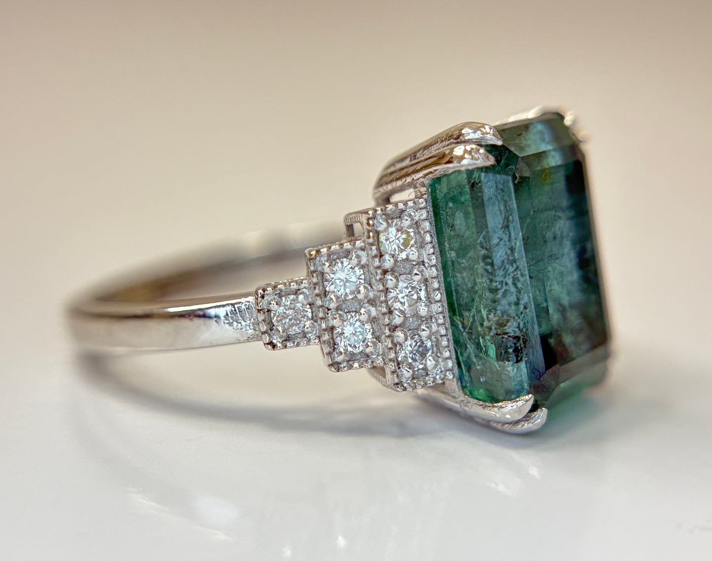 Beautiful 5.84 CT Natural Emerald With Natural Diamonds & 18k Gold