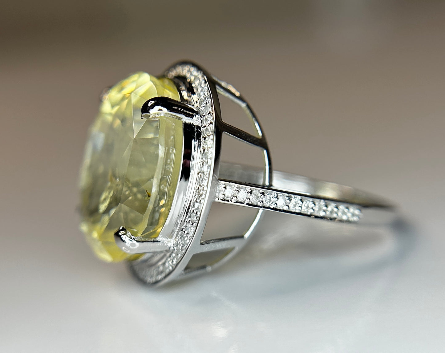 Beautiful 21.74 CT Unheated Ceylon Yellow Sapphire With Natural Diamonds & 18k Gold