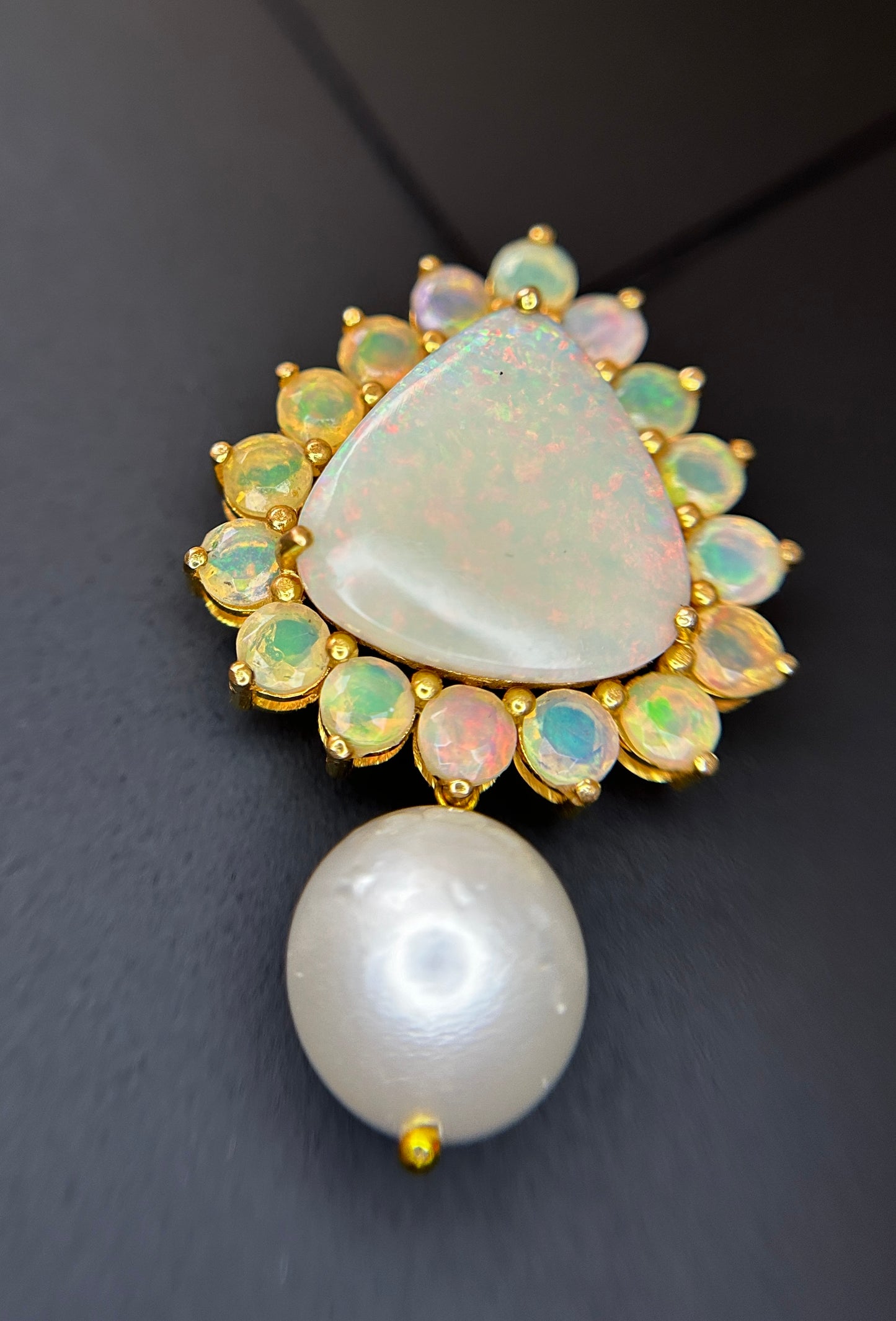 Beautiful 20.50ct Natural Australian Opal and Southsea Pearl Pendant & 18k Gold