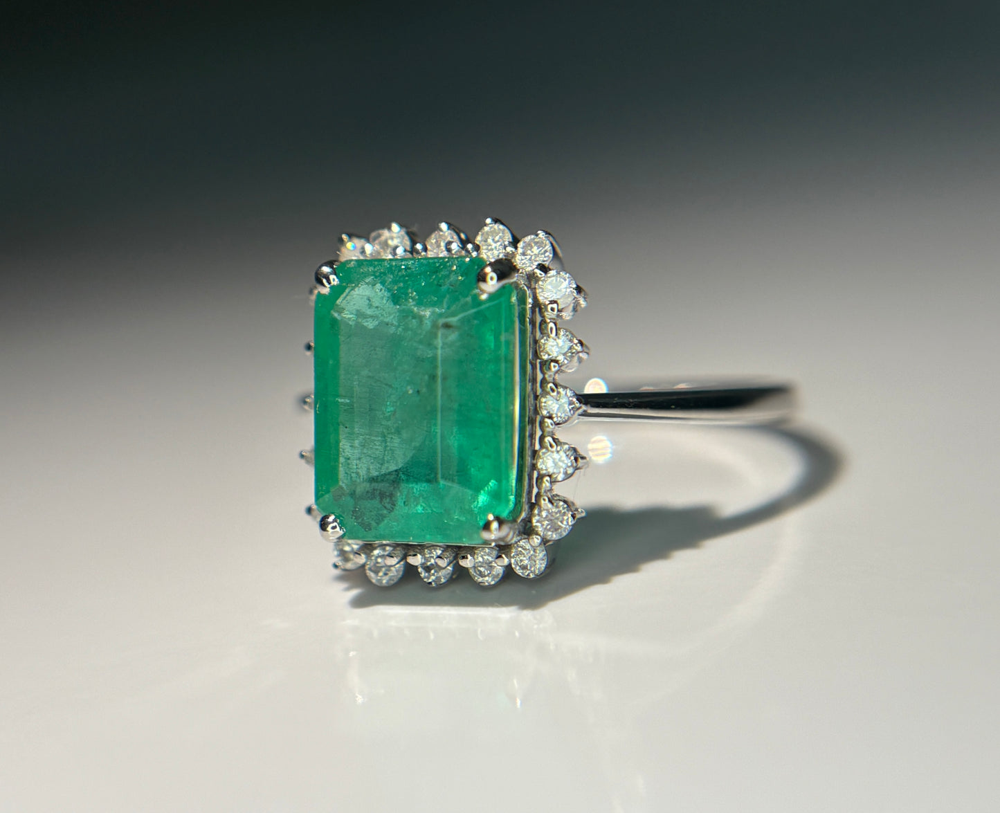 Beautiful 2.90 CT Natural Emerald Ring With Natural Diamonds & Platinum 950