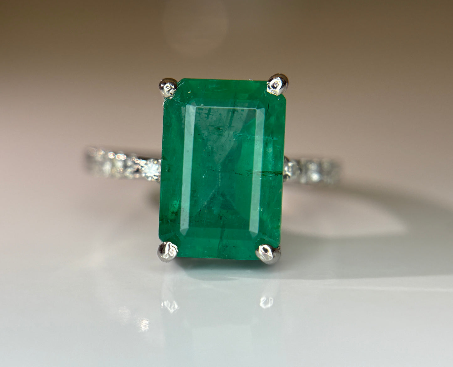 Beautiful 4.00 CT Natural Emerald Ring With Natural Diamonds & Platinum 950