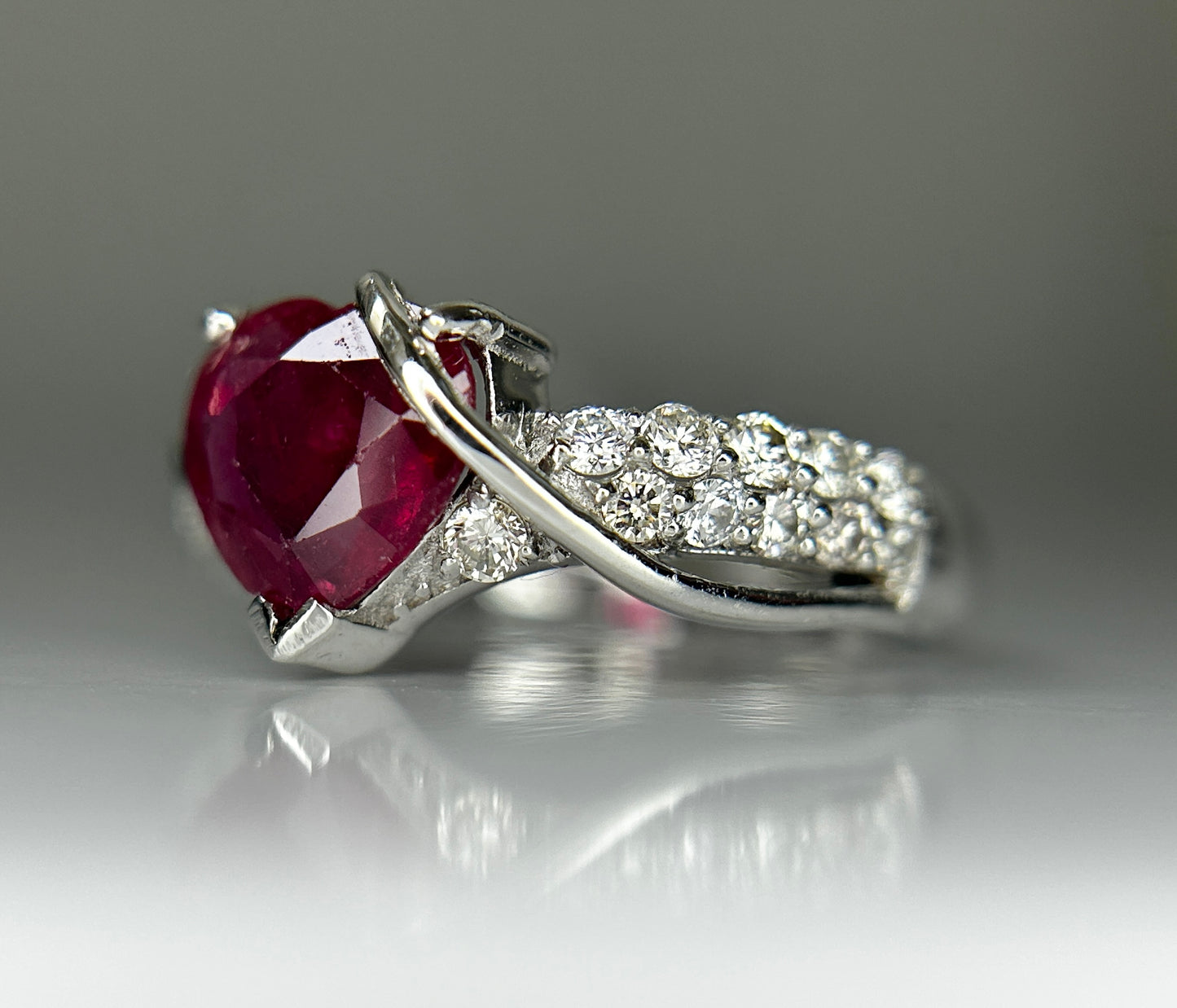 Beautiful Natural Heart Shape Burmese Ruby Ring 1.58 Ct With Diamonds & 18k Gold