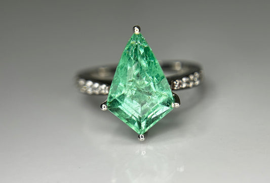 Beautiful Natural Columbian Emerald 3.63 CT With Natural Diamonds & 14k Gold