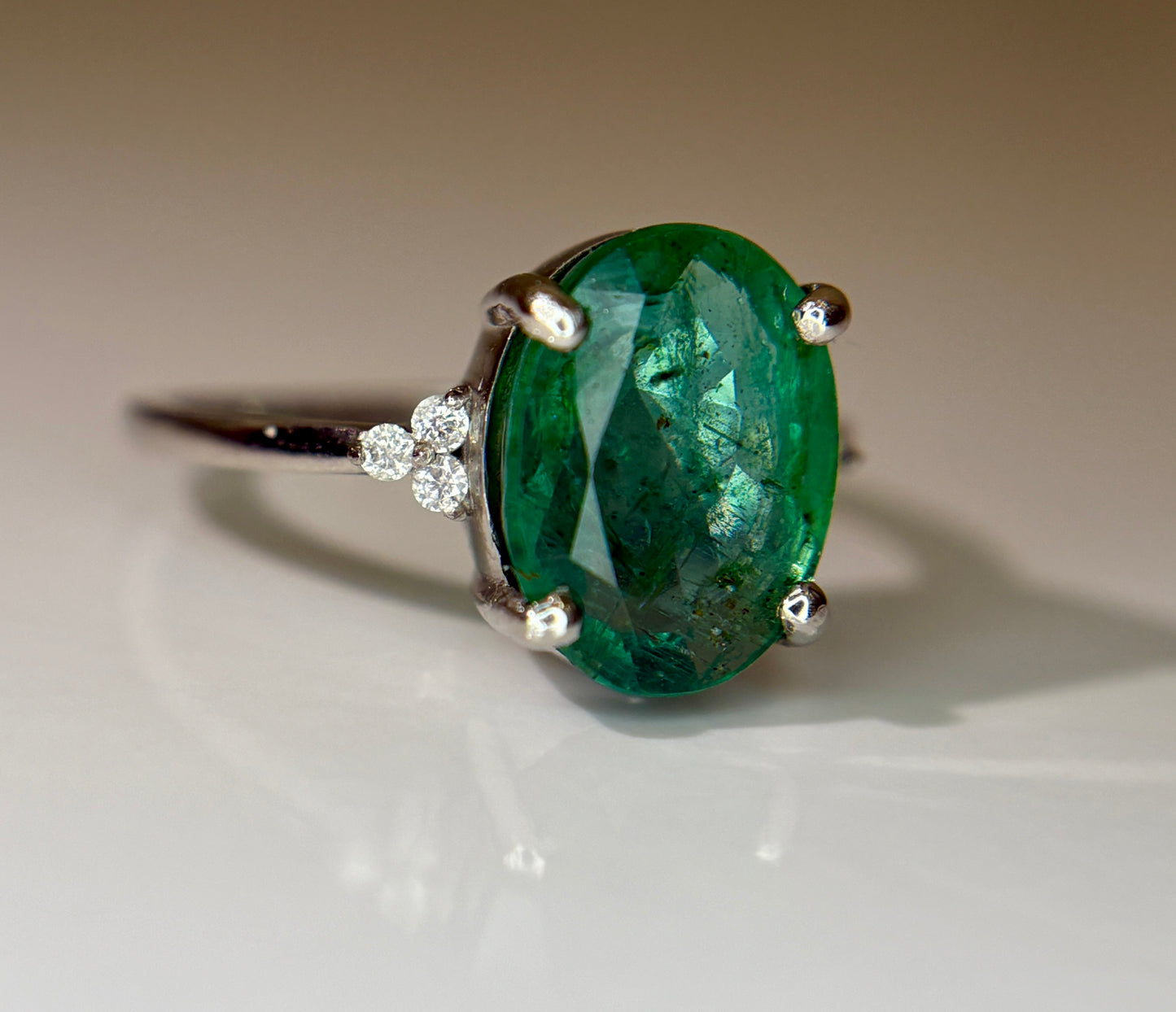 Beautiful 2.77 CT Natural Emerald Ring With Natural Diamonds & Platinum 950