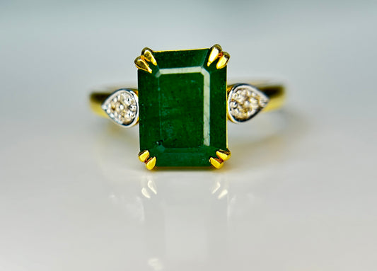 Beautiful Natural Emerald 2.96ct With Natural Diamonds & 18k Gold