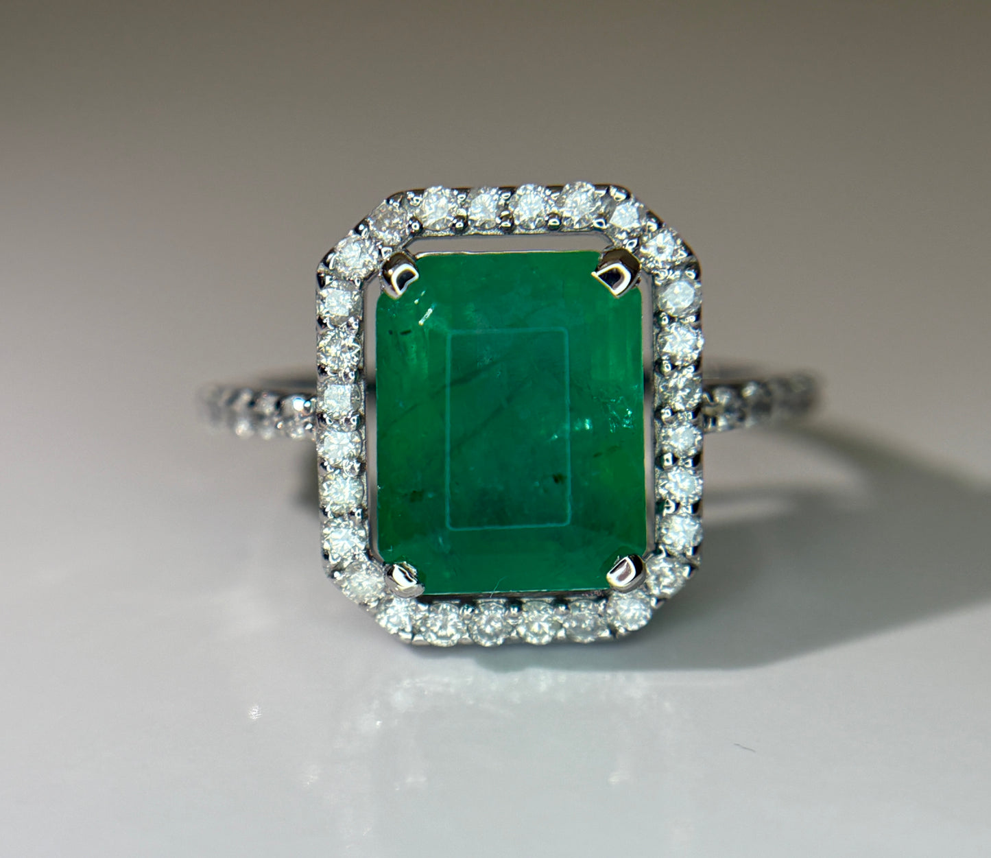 Beautiful 3.50 CT Natural Emerald Ring With Natural Diamonds & Platinum 950