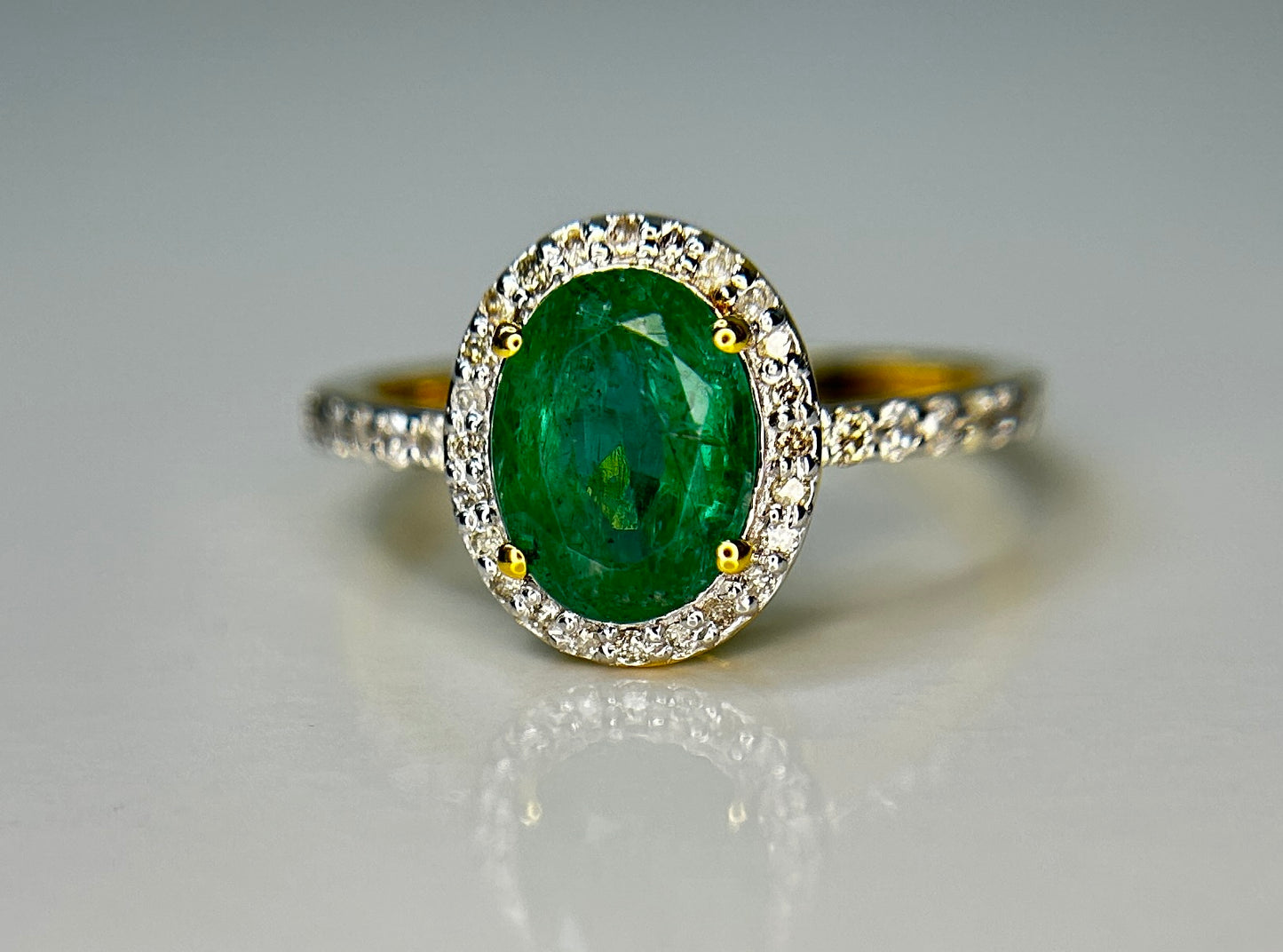 Beautiful Natural Emerald 1.40 CT With Natural Diamonds & 18k Gold