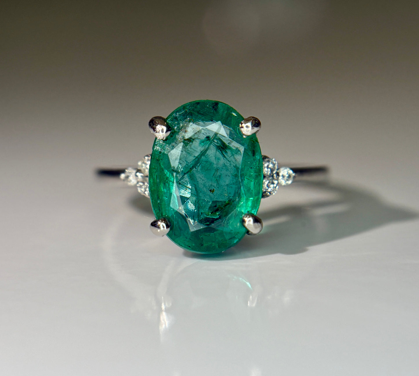 Beautiful 2.77 CT Natural Emerald Ring With Natural Diamonds & Platinum 950