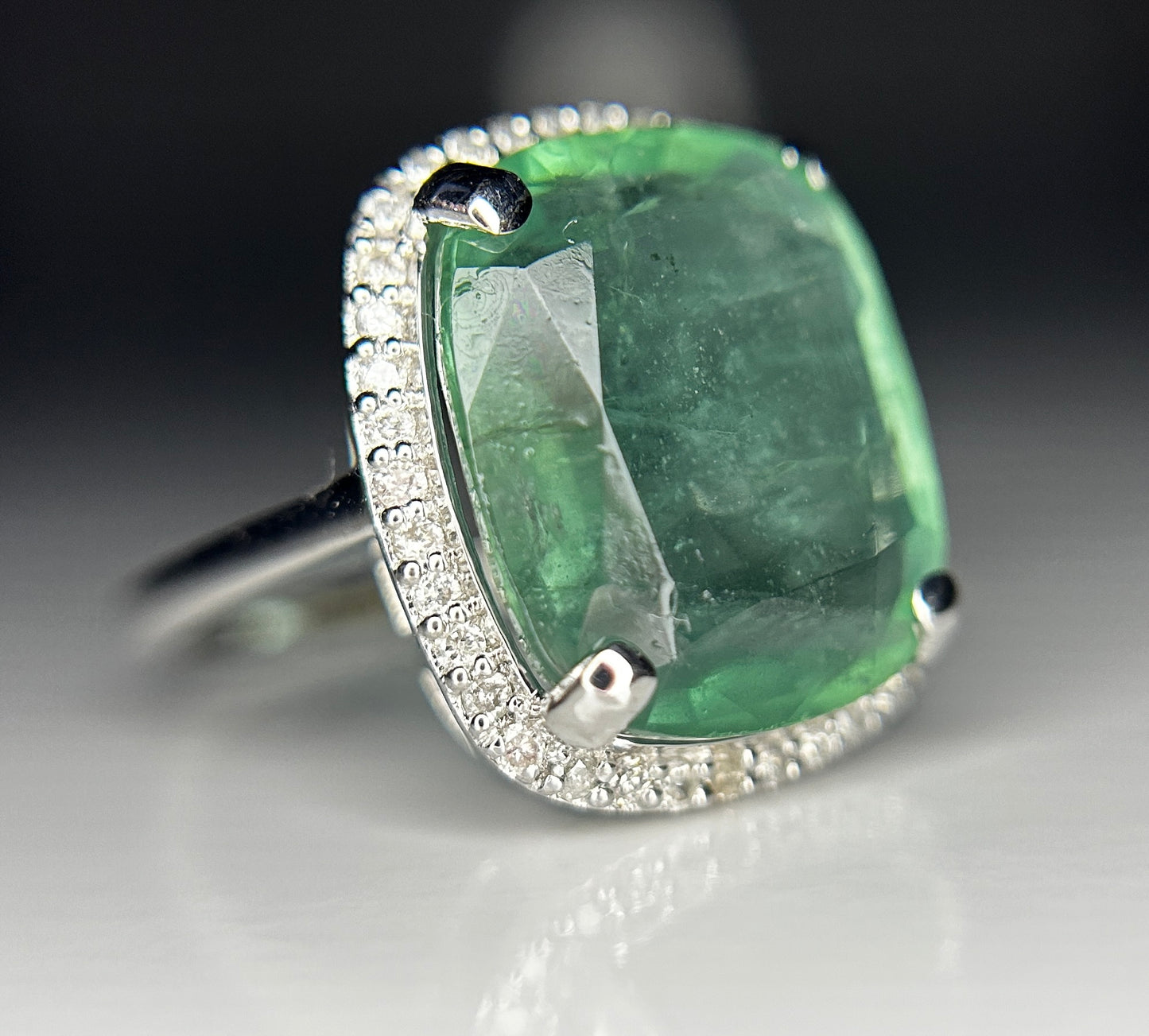 Beautiful 10.04 ct Natural Emerald With Natural Diamonds & 18k Gold