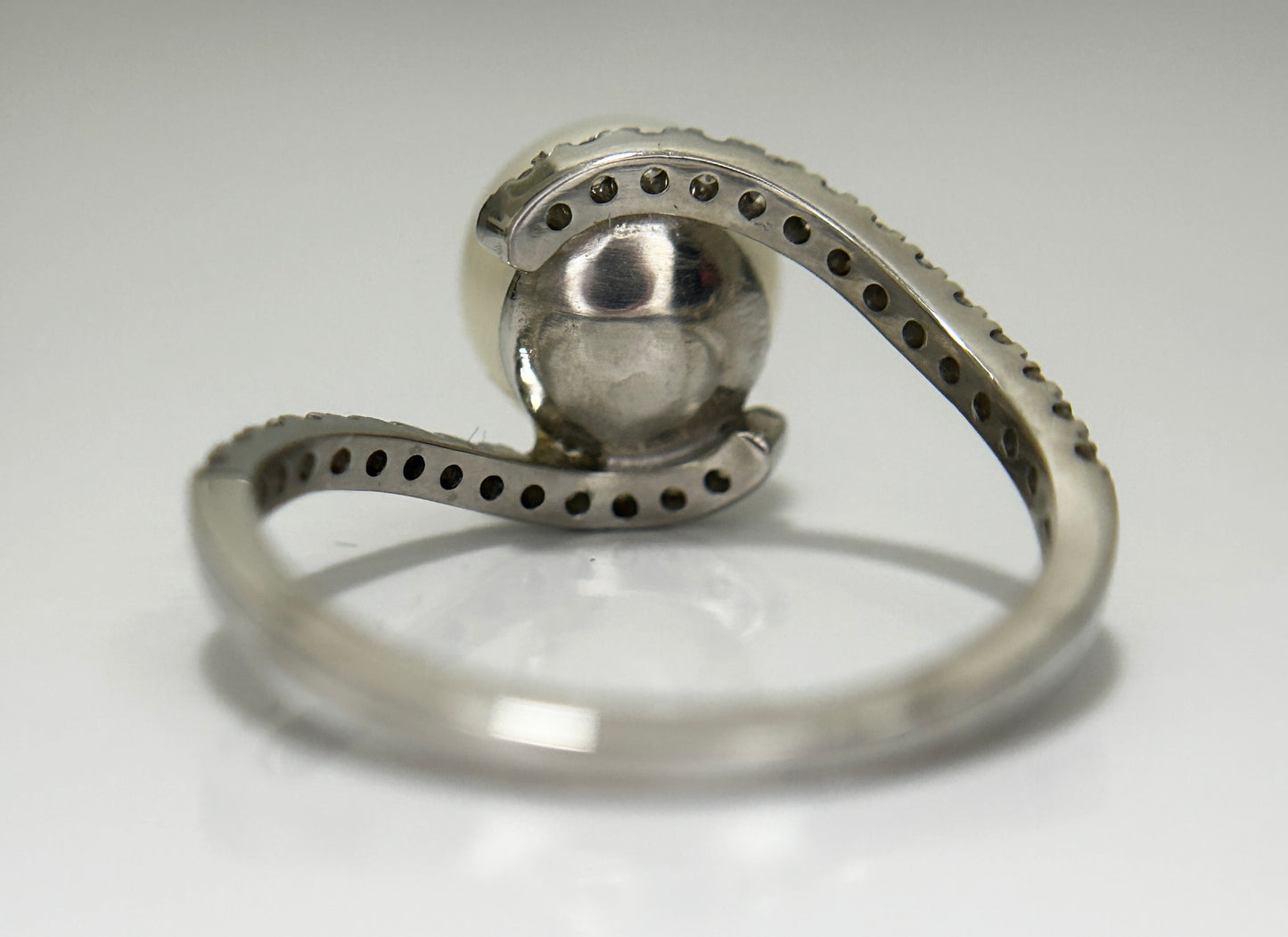 Beautiful 5.12 CT South Sea Pearl With Diamonds & 950 Platinum Ring