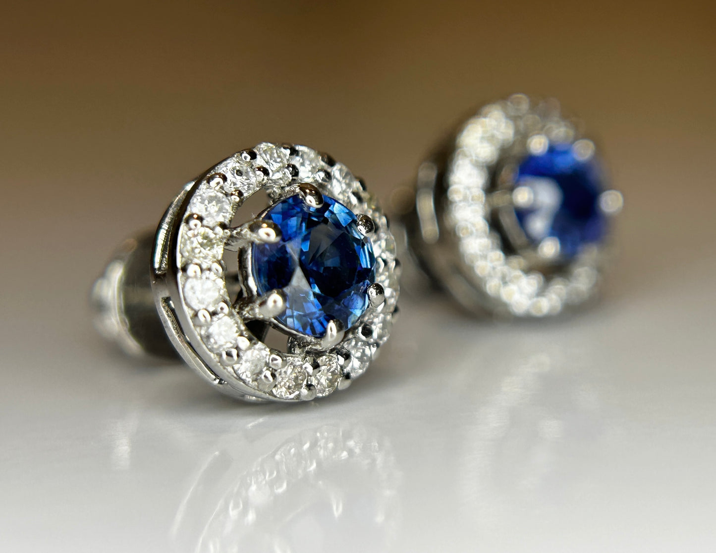 Beautiful 1.05ct Natural Unheated Blue Sapphire Earrings With Diamonds & Platinum