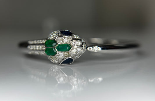 Beautiful Natural Diamond, Blue Sapphire and Green Onyx Snake Bracelet With 18k White Gold