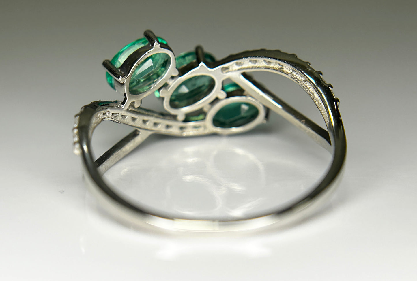 Beautiful 1.50 CT Natural Emerald Ring With Natural Diamonds & Platinum 950