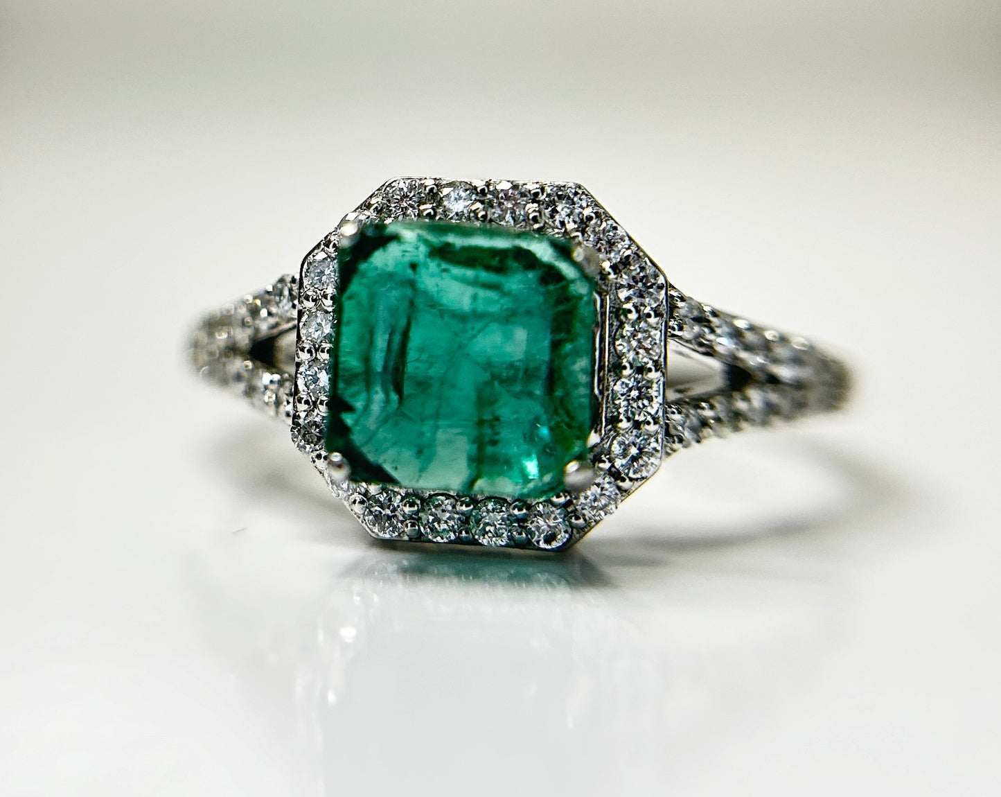 Beautiful 1.64 CT Natural Emerald Ring With Natural Diamonds & Platinum 950