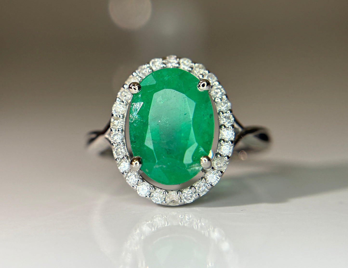 Beautiful 2.70 CT Natural Emerald Ring With Natural Diamonds & Platinum 950