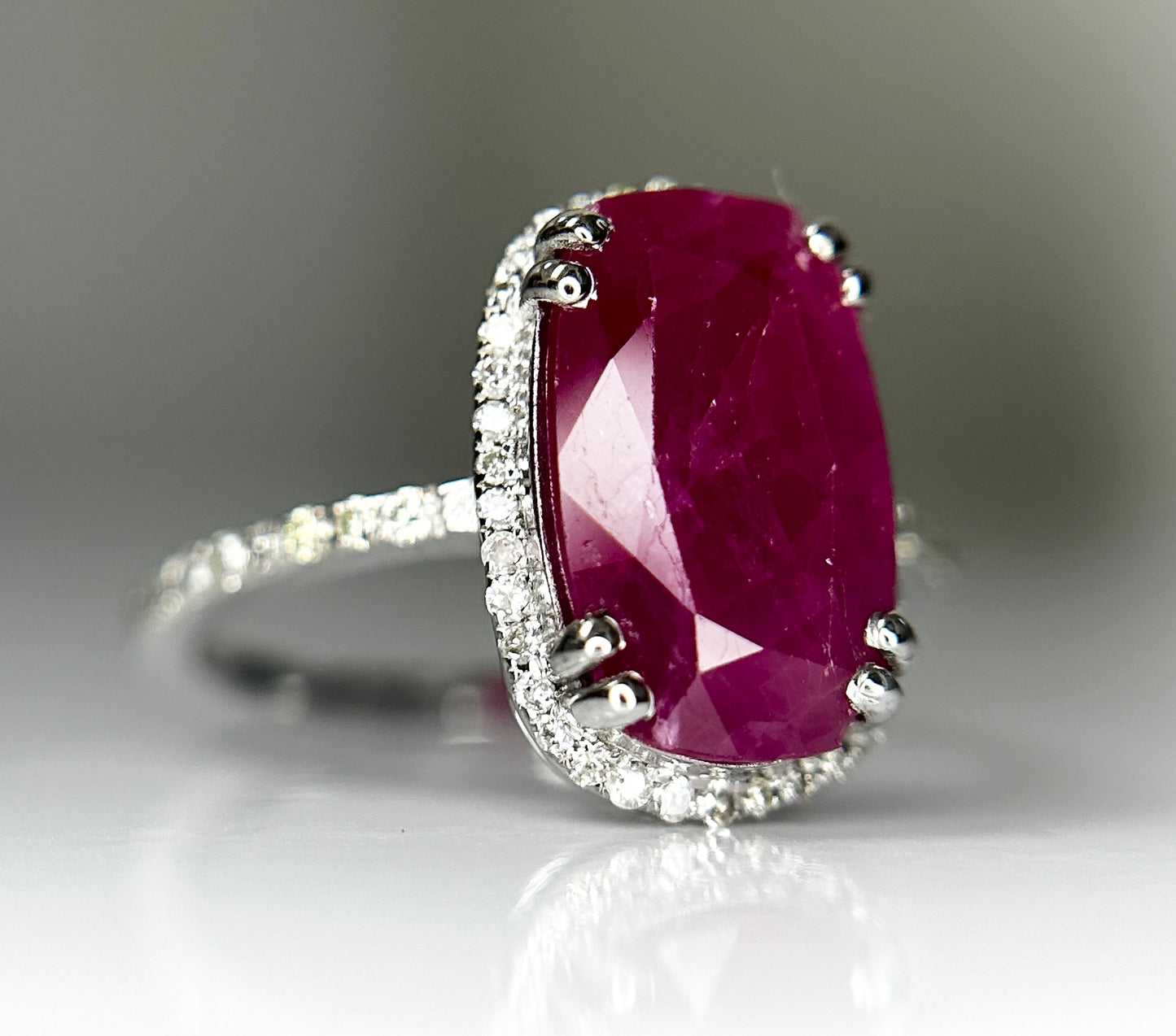 Natural Burma Ruby 4.12 Ct With Natural Diamonds & 18k Gold