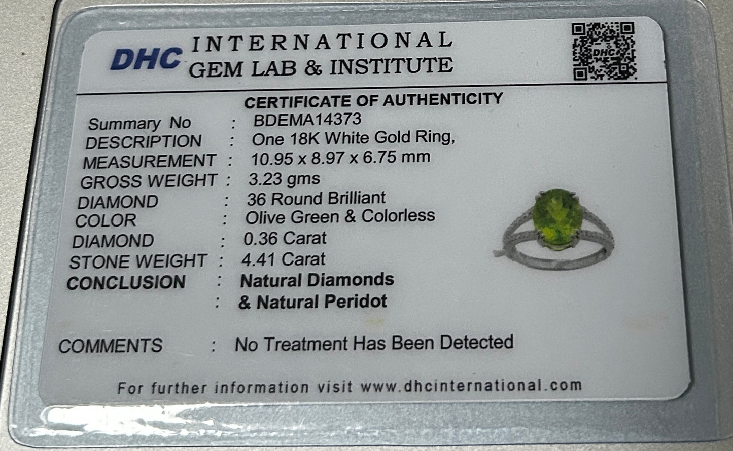 Beautiful 4.41 CT Natural Peridot With Natural Diamonds & 18k Gold