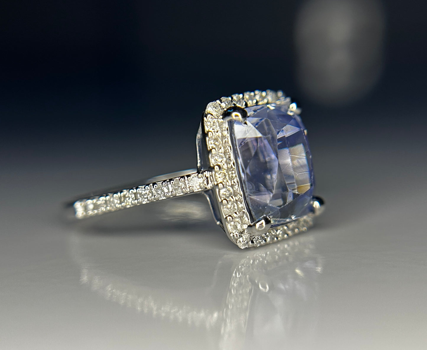 Beautiful 4.95ct Unheated Ceylon Blue Sapphire With Natural Diamonds & 18k Gold