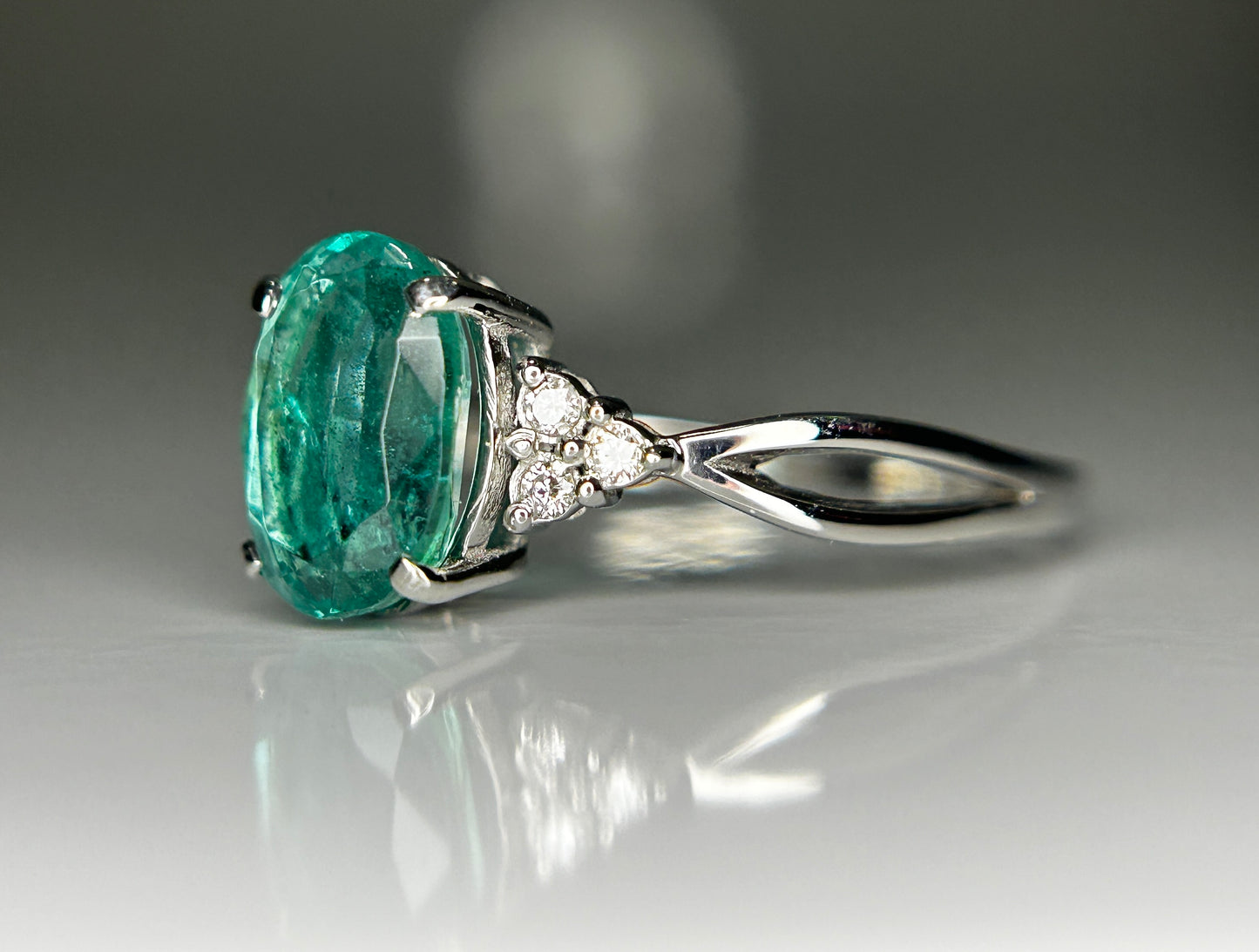 Beautiful Natural 1.35ct Emerald Ring With Natural Diamonds & Platinum 950