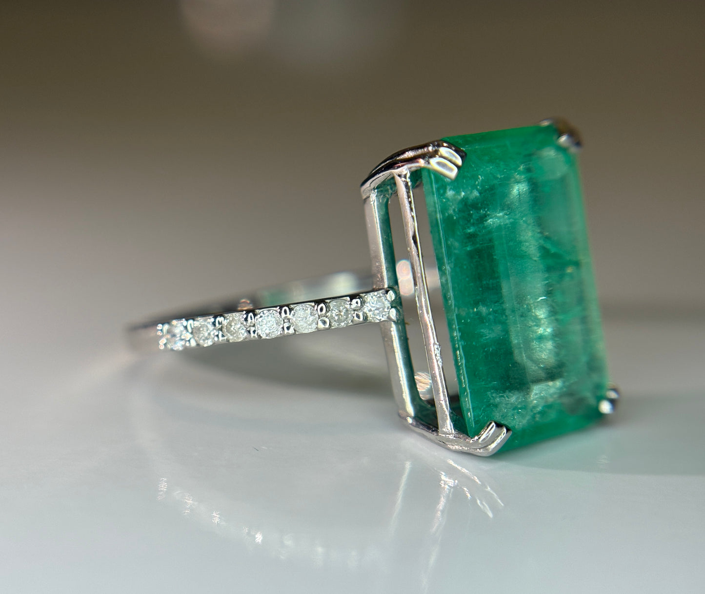 Beautiful 3.66 CT Natural Emerald Ring With Natural Diamonds & Platinum 950