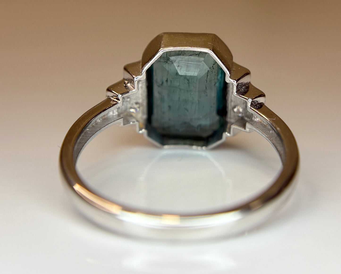 Beautiful 3.00 CT Natural Emerald With Natural Diamonds & 18k Gold