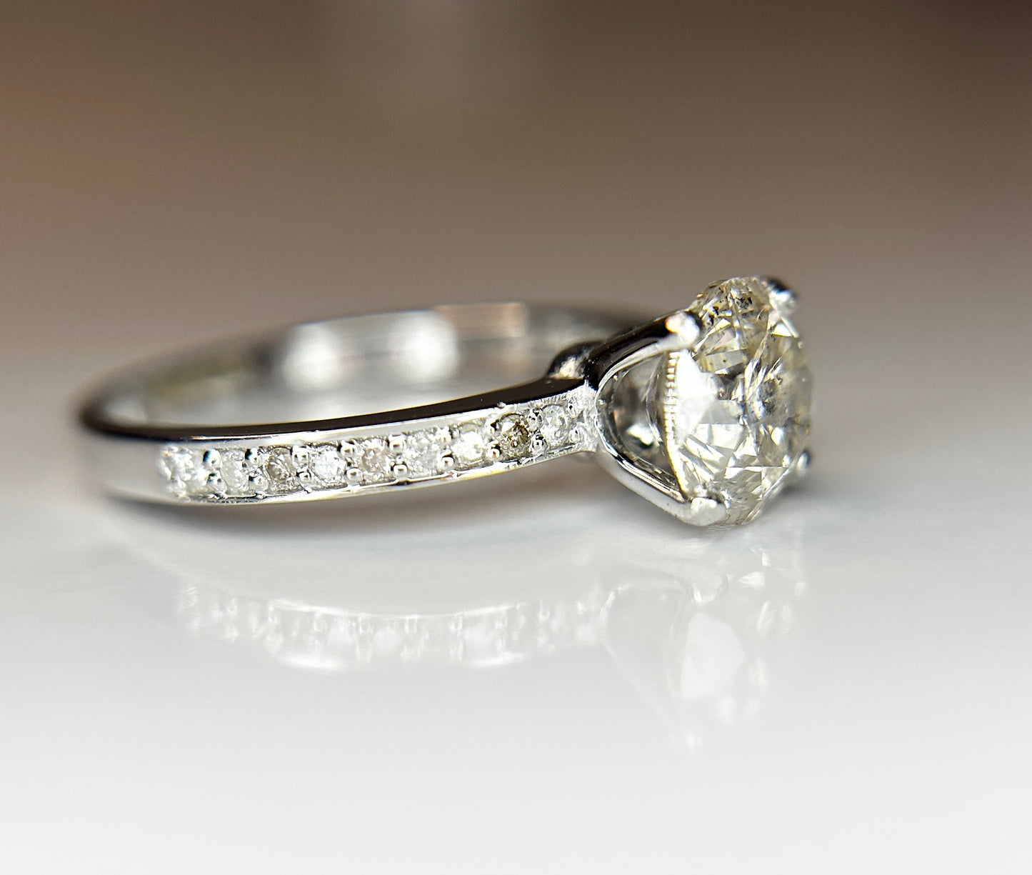 Beautiful 1.70ct Untreated Natural Solitaire Diamond & 18k Gold