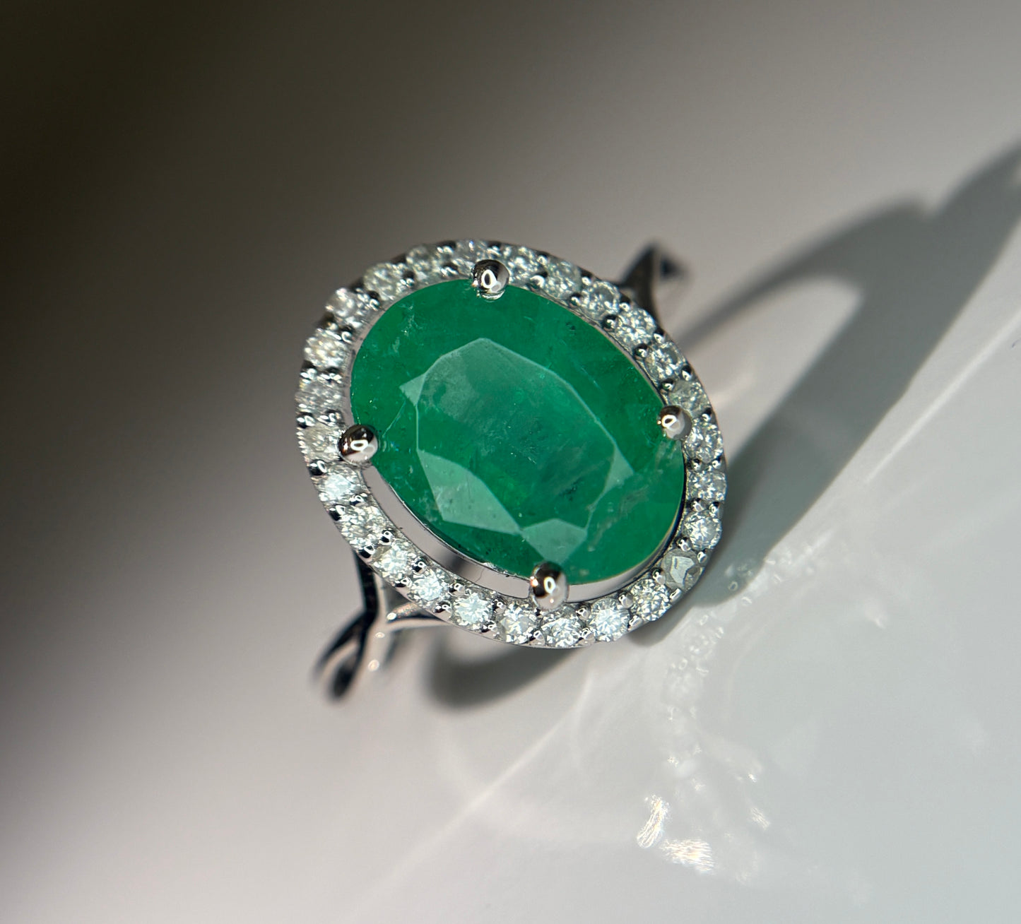 Beautiful 2.70 CT Natural Emerald Ring With Natural Diamonds & Platinum 950