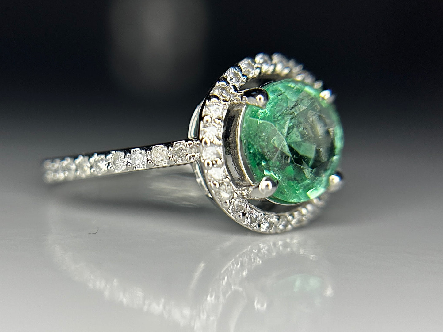 Beautiful 2.07 ct Natural Emerald With Natural Diamonds & 18k Gold