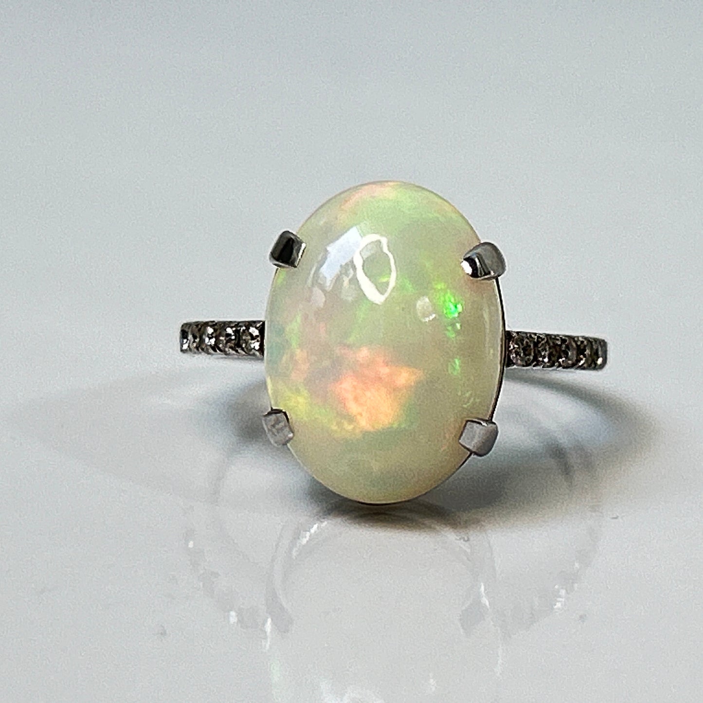 Beautiful Natural Fire Opal 3.86 CT Ring With Natural Diamond and 18k Gold