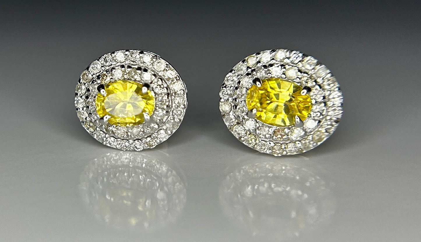 Beautiful 0.92 CT Unheated Ceylon Yellow Sapphire With Natural Diamonds & 18k Gold