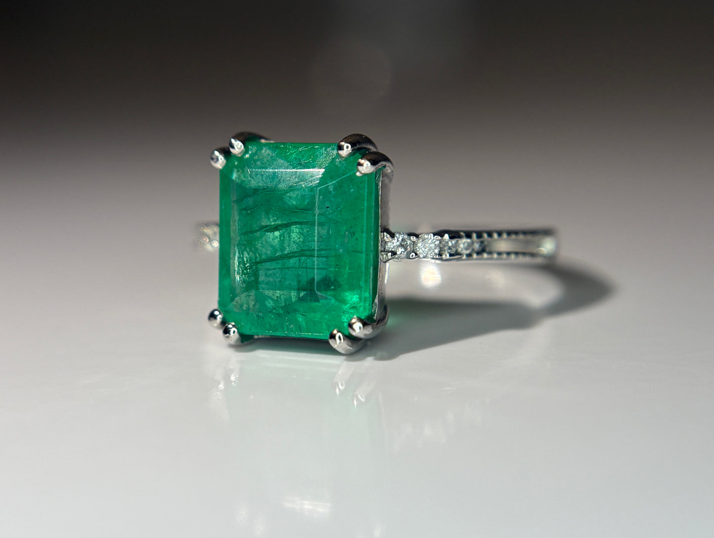 Beautiful 3.20 CT Natural Emerald Ring With Natural Diamonds & Platinum 950